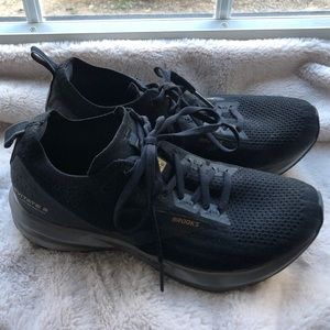 Brooks Women's Levitate 3 Sneakers (Brand New!!)